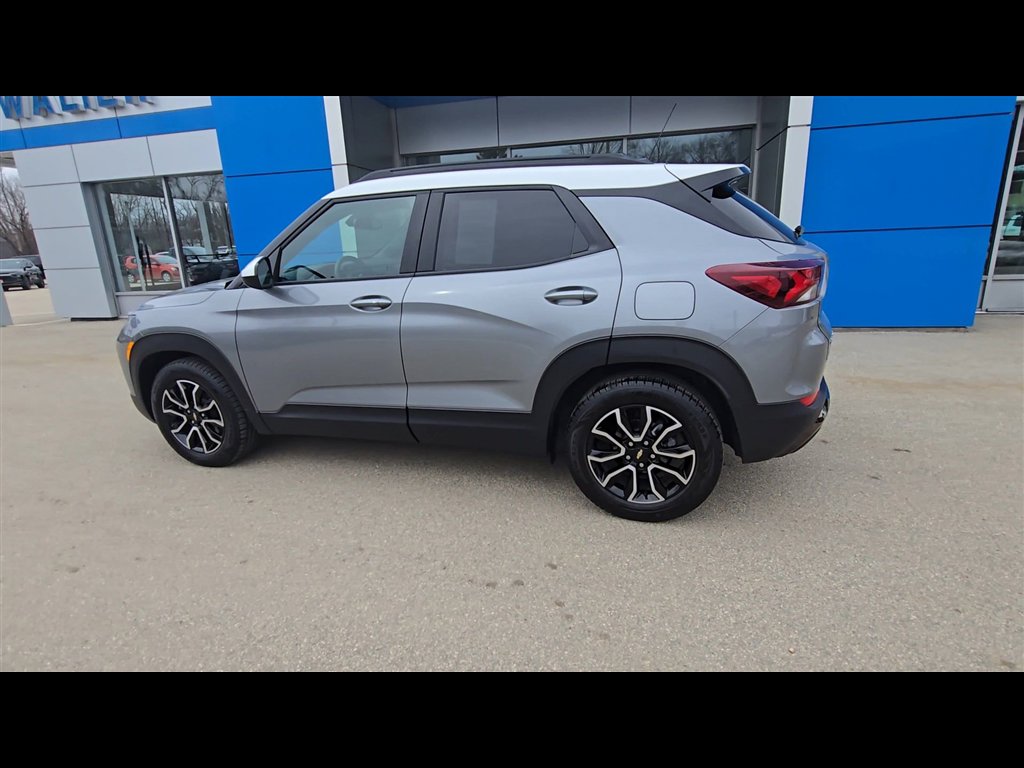 Used 2023 Chevrolet TrailBlazer ACTIV w/ Sun and Liftgate Package image 6