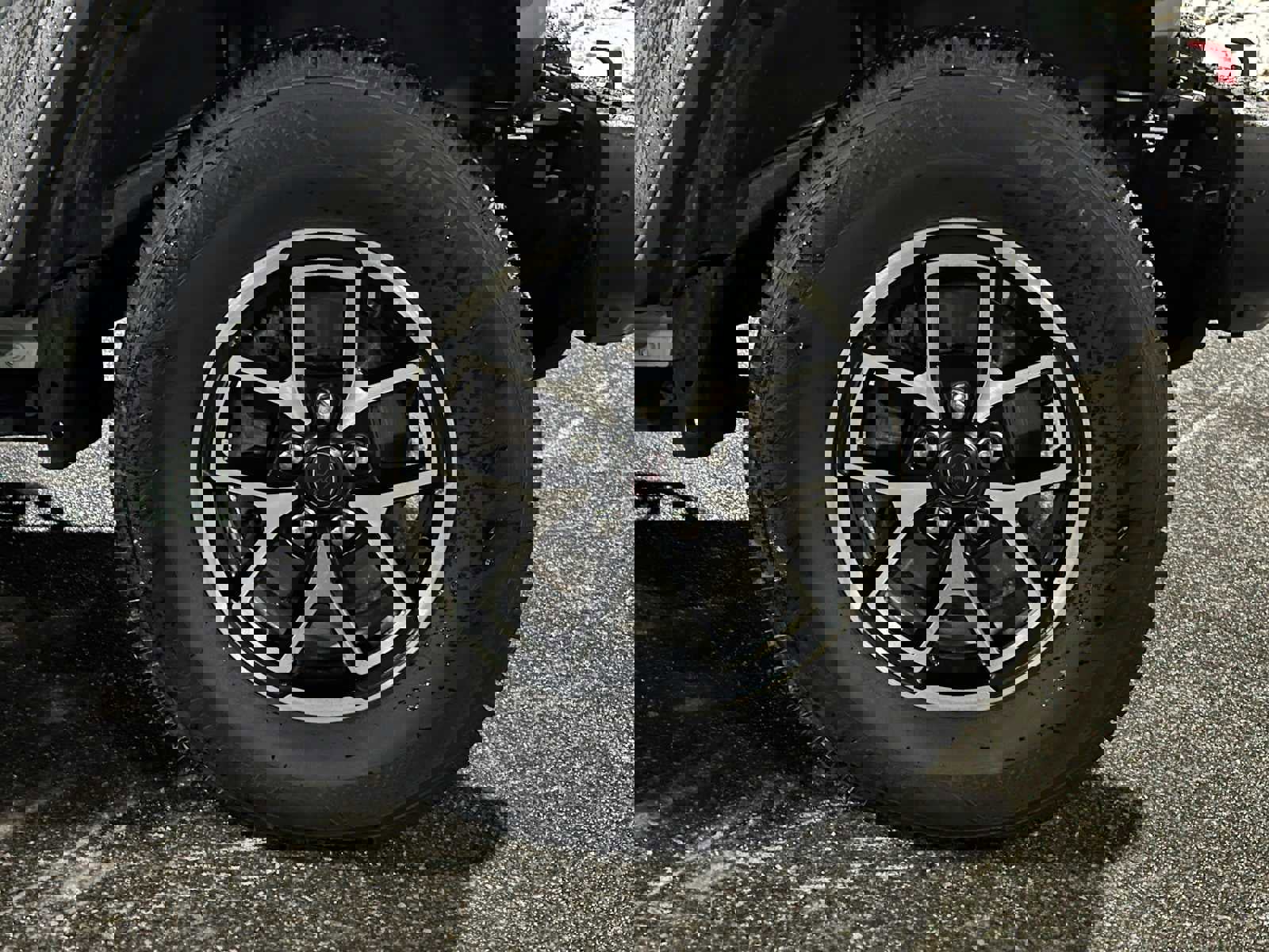 Used 2024 Jeep Wrangler Unlimited Rubicon w/ Capability Package image 9