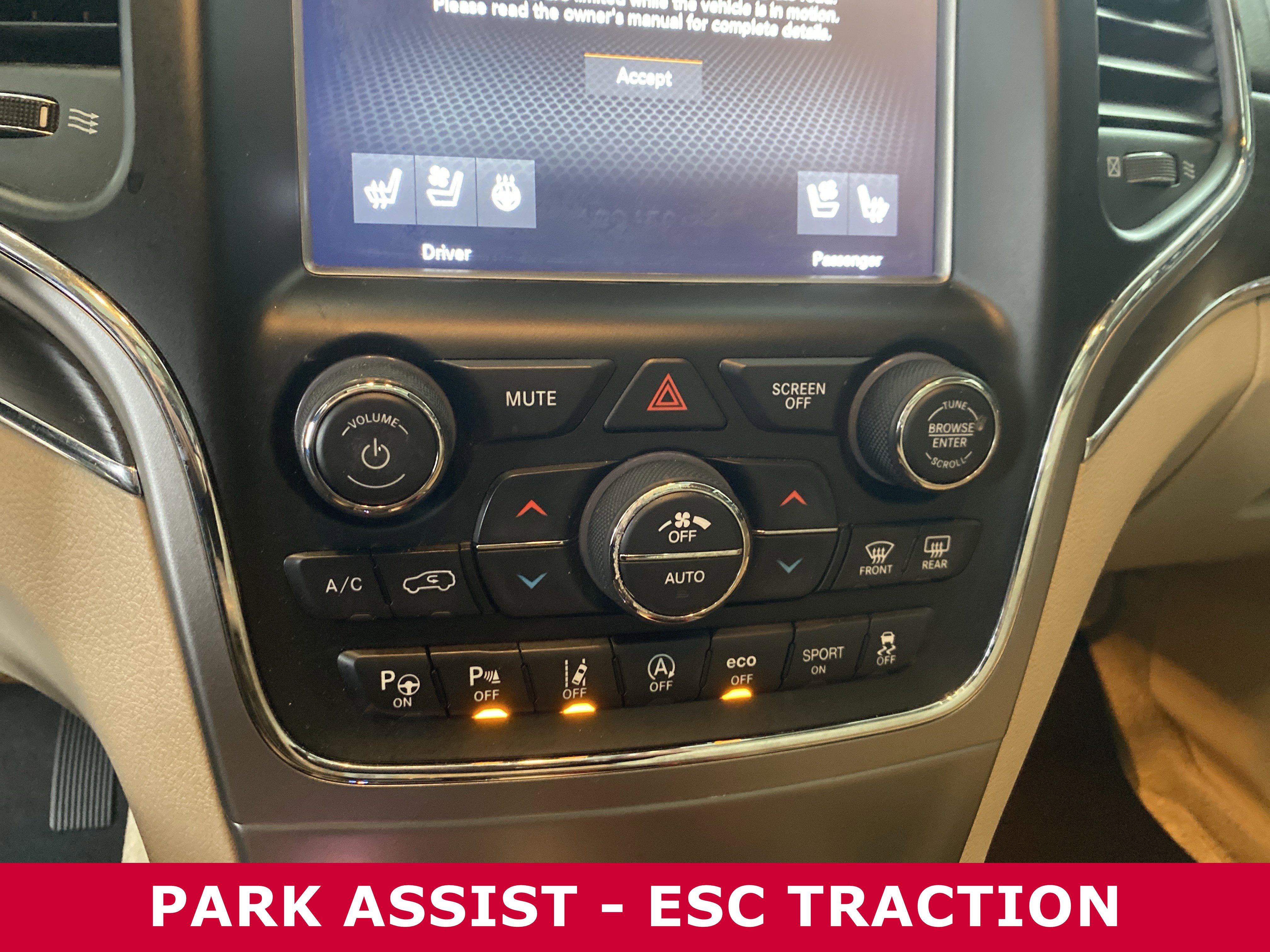 Used 2018 Jeep Grand Cherokee Overland image 15