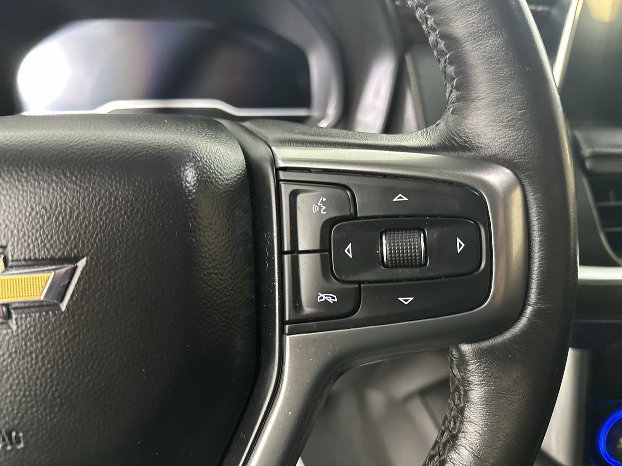 Used 2022 Chevrolet Suburban Premier RWD image 7