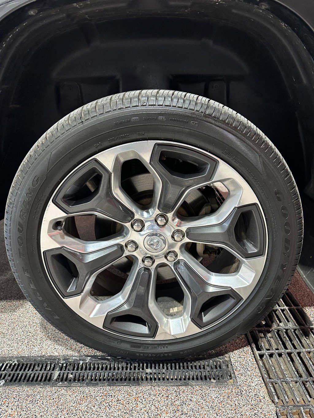 Used 2021 RAM 1500 Limited w/ Advanced Safety Group image 12