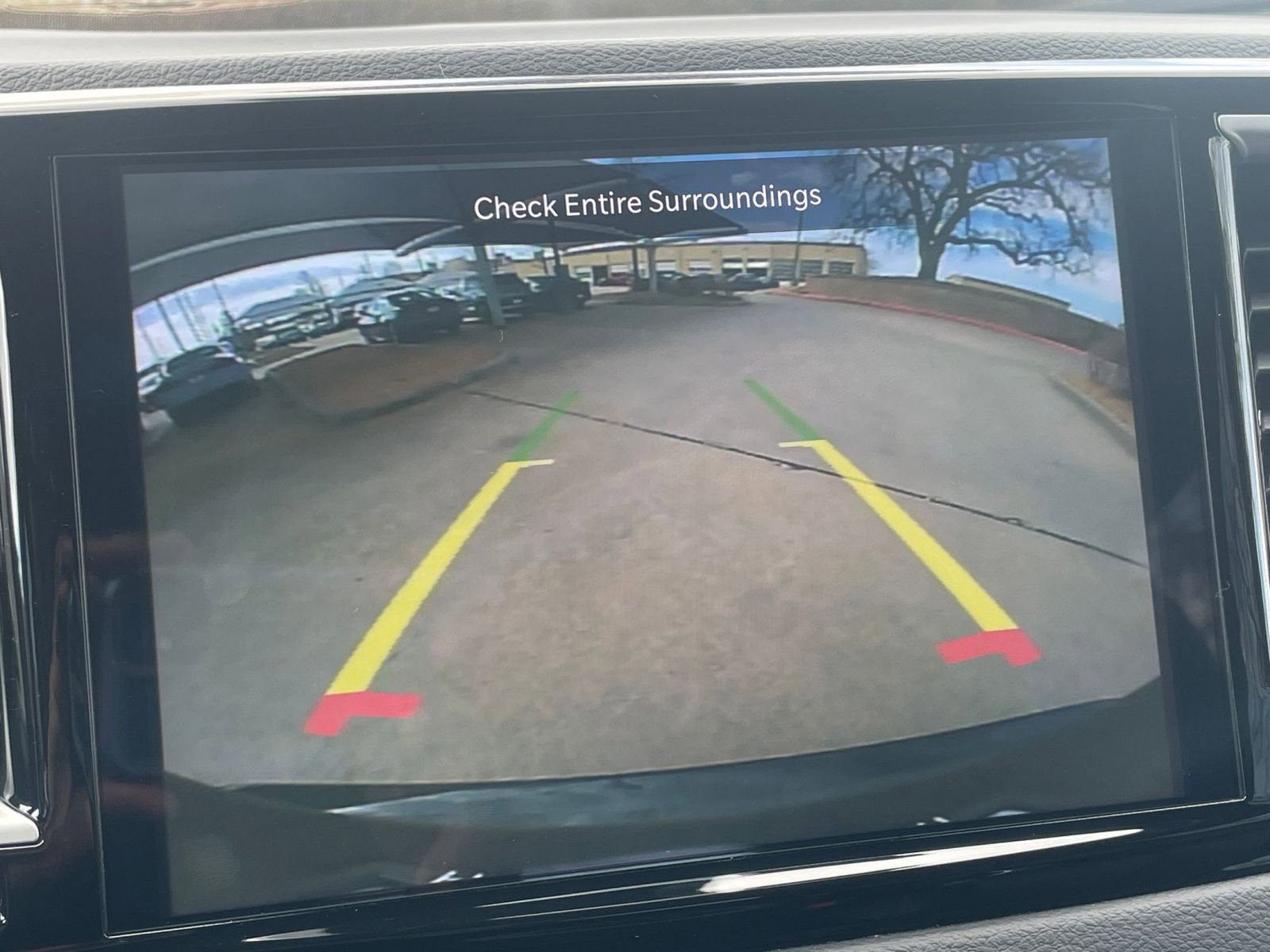 Used 2025 Chrysler Pacifica Select image 27