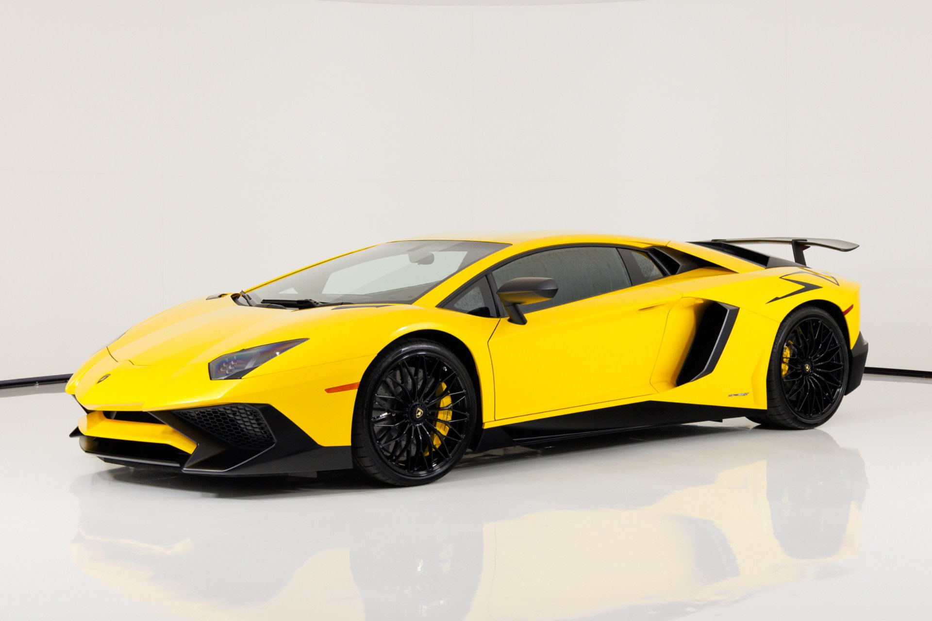 Used 2016 Lamborghini Aventador LP 750-4 Superveloce AWD/4WD image 8