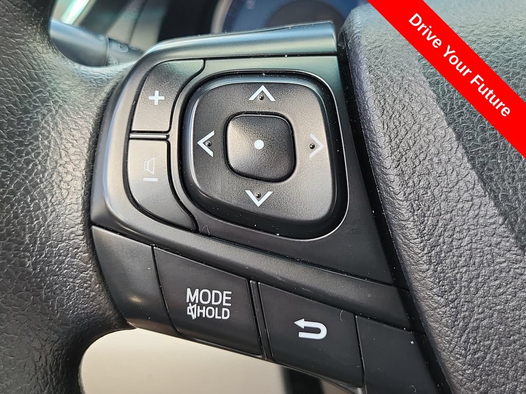 Used 2017 Toyota Camry LE FWD image 5