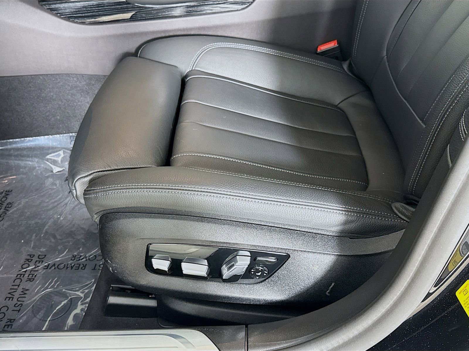 Certified 2022 BMW 740i image 20