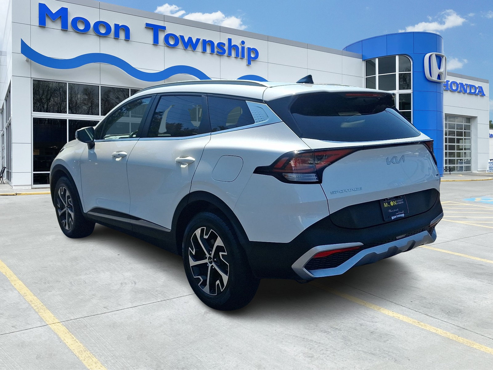 Used 2023 Kia Sportage EX AWD/4WD image 4
