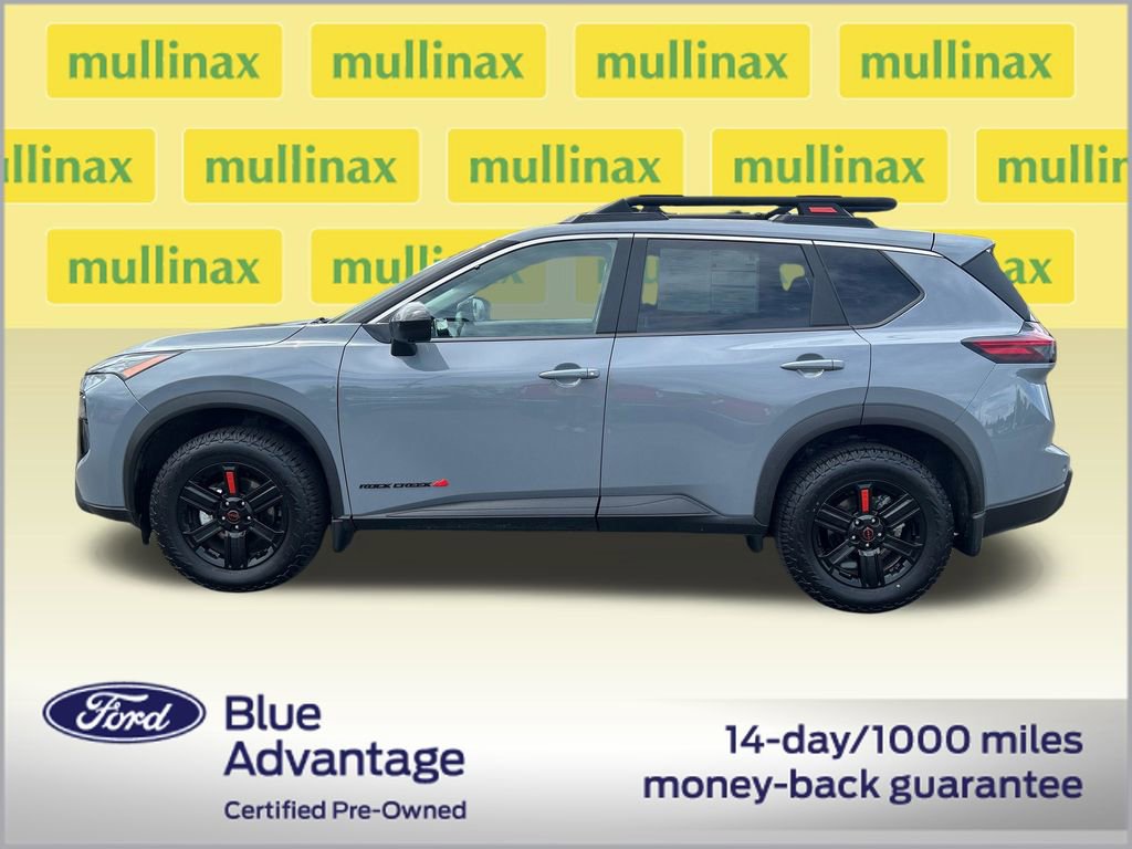 Used 2025 Nissan Rogue SV AWD/4WD image 13