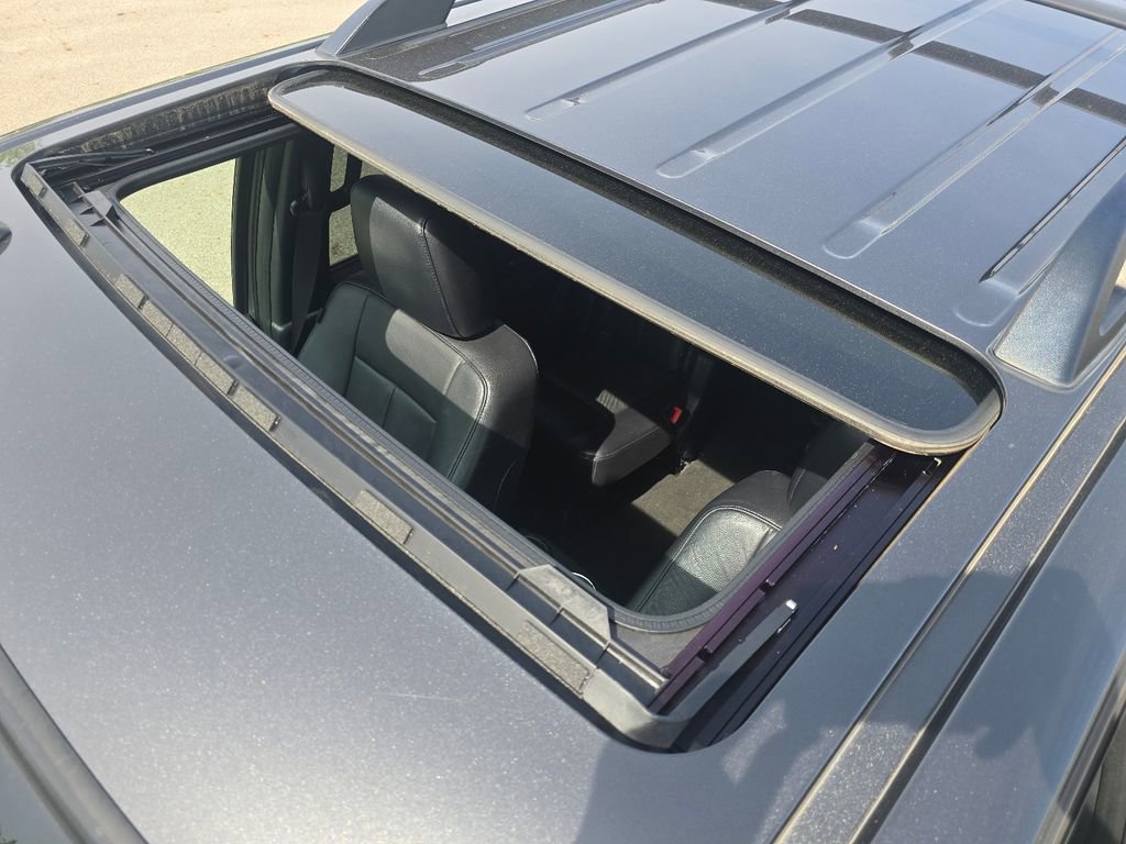 Used 2016 Ford Expedition Limited w/ Equipment Group 301A AWD/4WD image 3