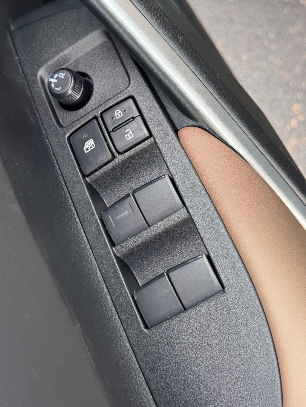 New 2026 Toyota Corolla Cross XLE image 9