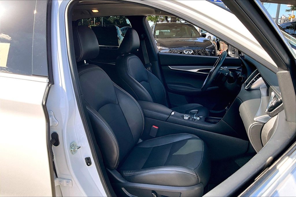 Certified 2022 INFINITI QX50 Luxe FWD image 9