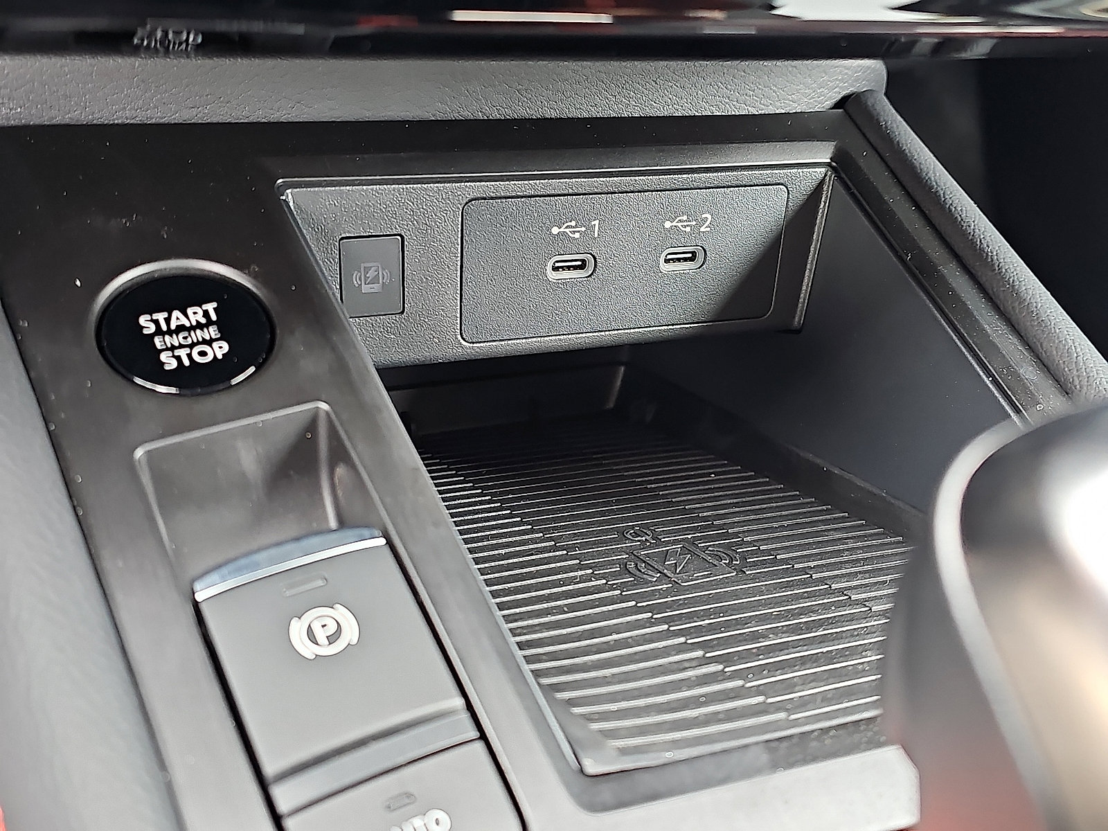 New 2026 Nissan Kicks SR w/ Cold Weather Package image 14