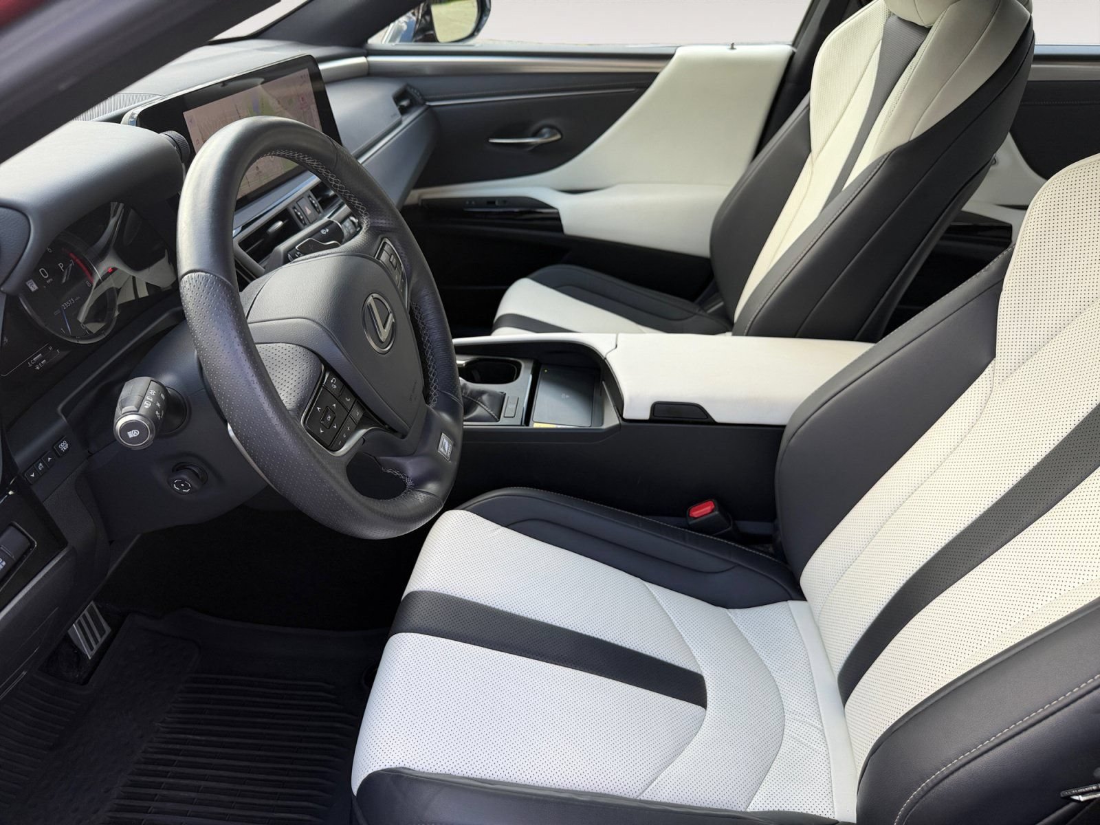 Used 2024 Lexus ES 350 F Sport w/ Technology Package FWD image 14