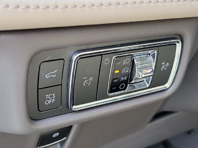 Certified 2023 Lincoln Nautilus Reserve FWD image 11