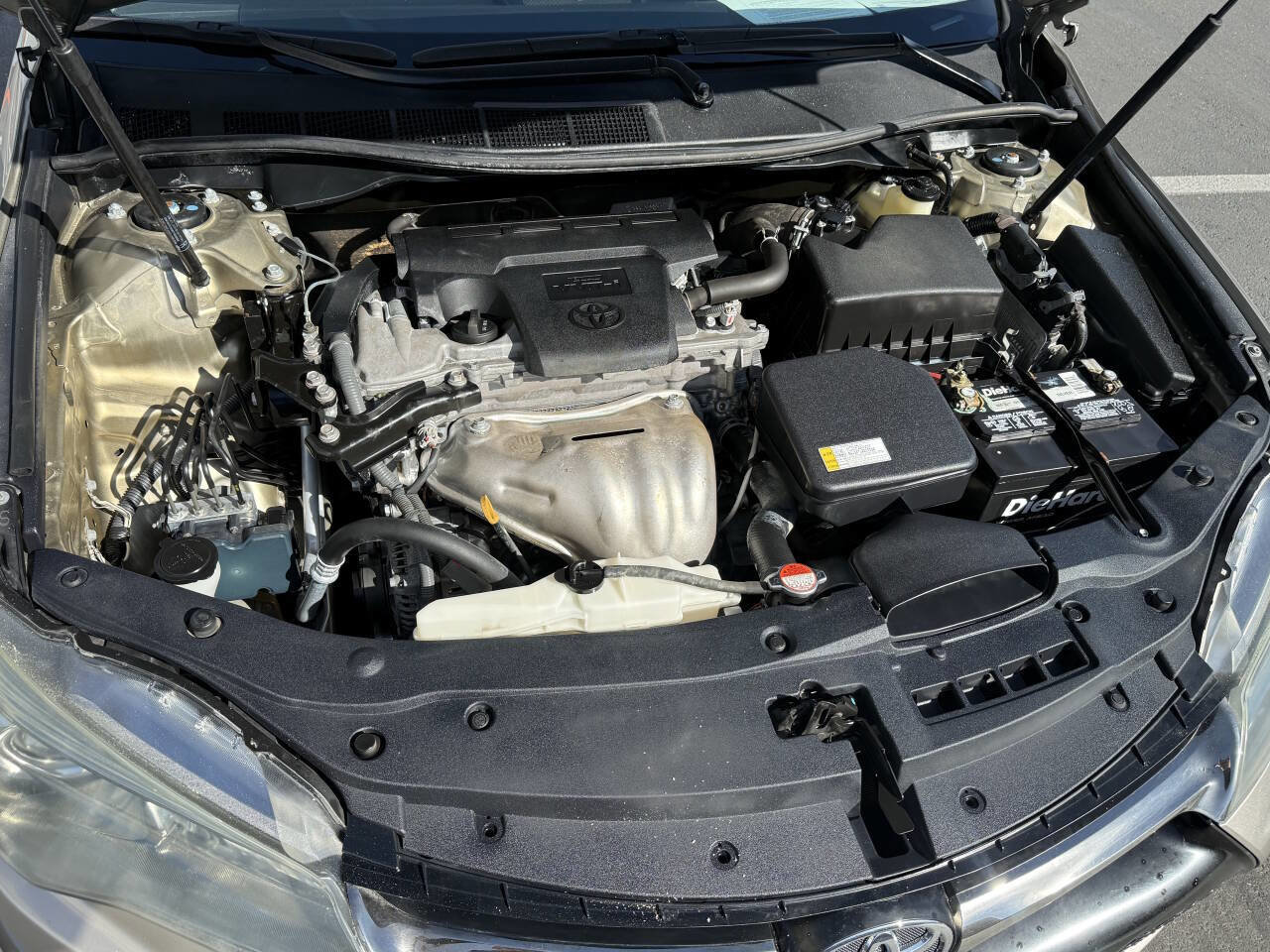 Used 2016 Toyota Camry SE image 18