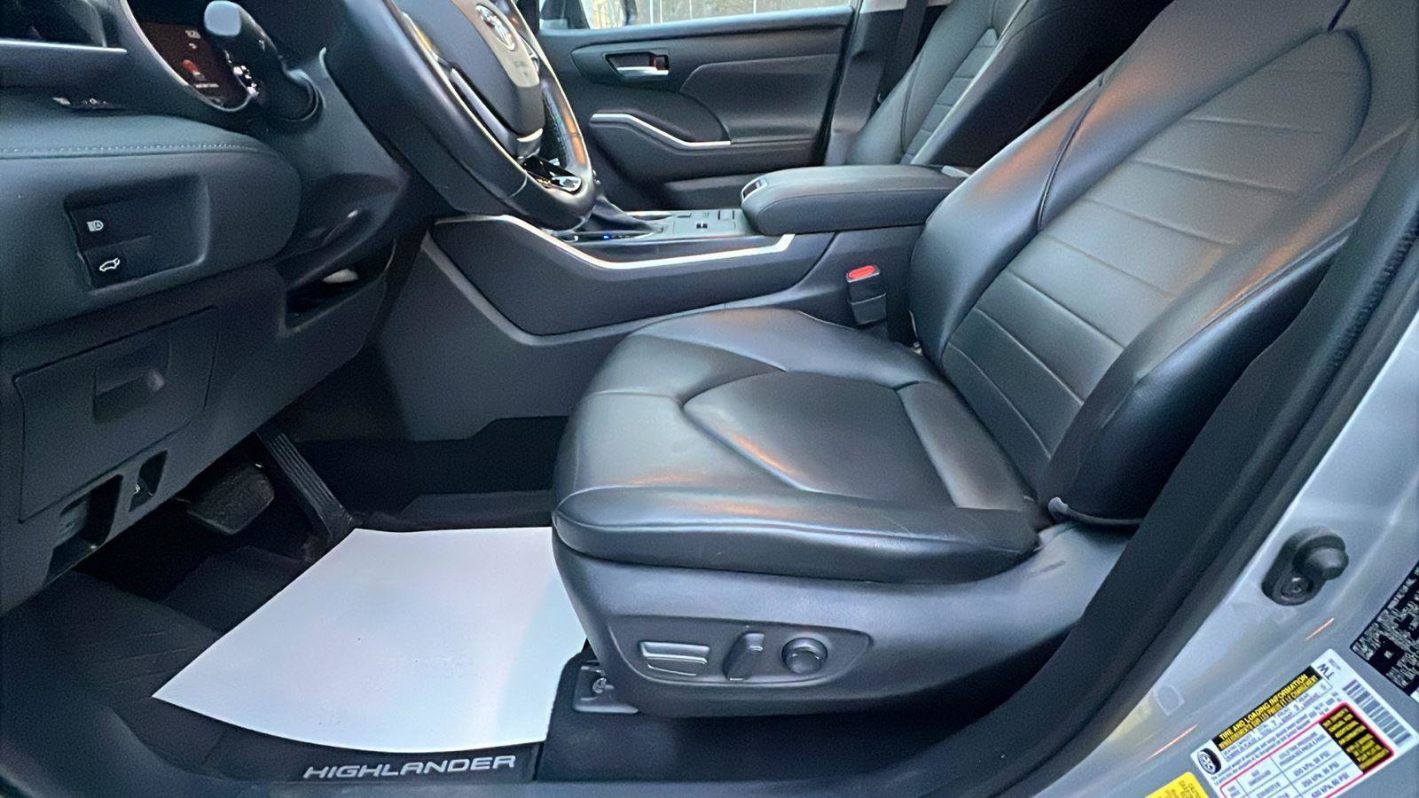 Used 2021 Toyota Highlander XLE image 24