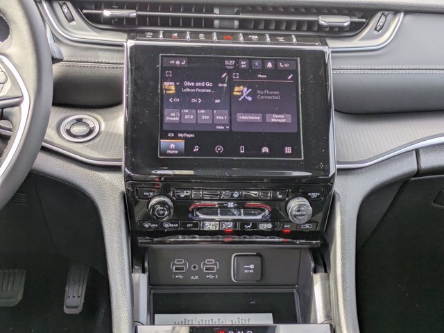 New 2025 Jeep Grand Cherokee L Laredo image 16