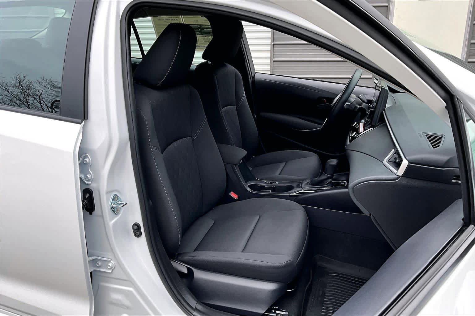 Certified 2025 Toyota Corolla LE FWD image 8