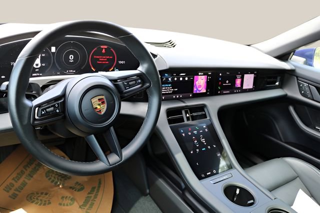 Used 2022 Porsche Taycan image 16