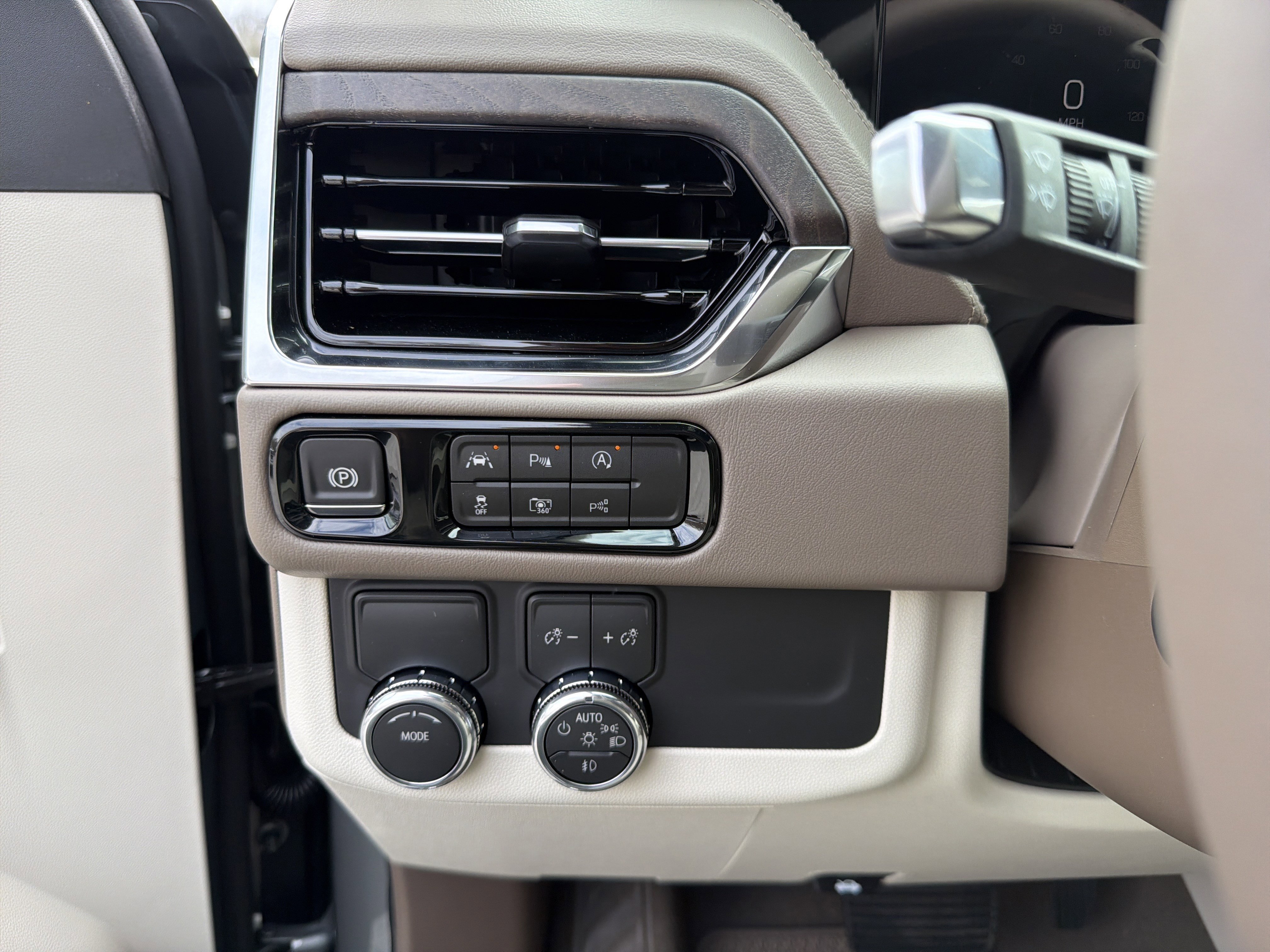 New 2026 GMC Yukon XL Denali image 38