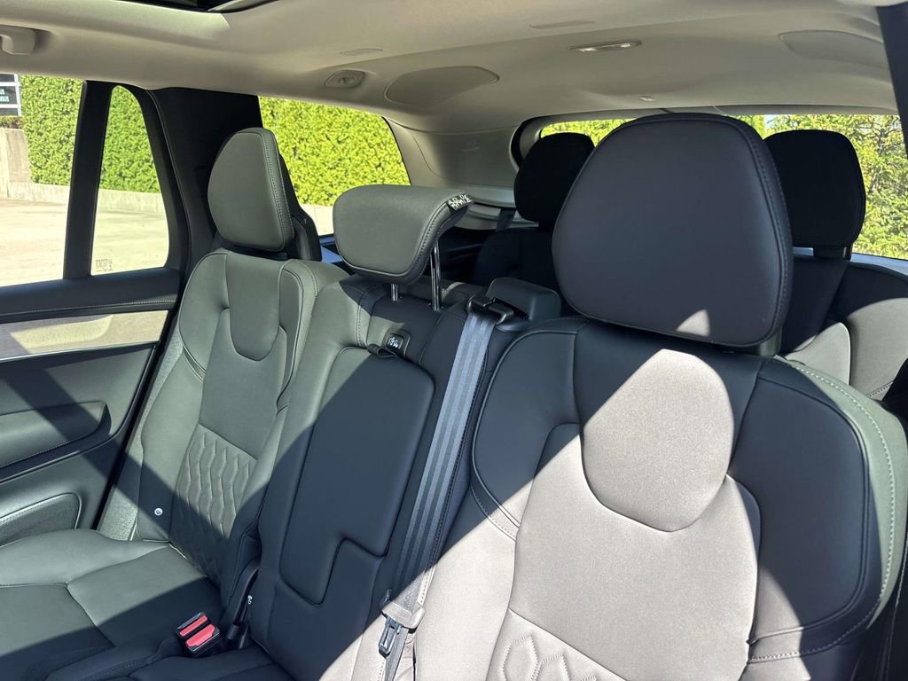 New 2026 Volvo XC90 B6 Plus w/ Protection Package Premier image 26