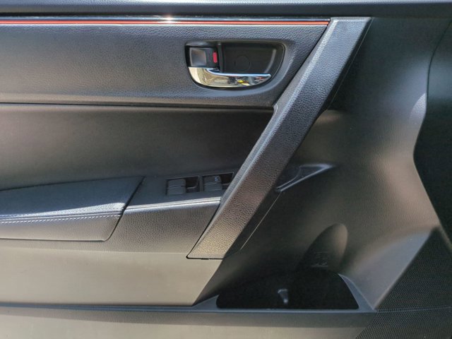 Used 2019 Toyota Corolla SE FWD image 11