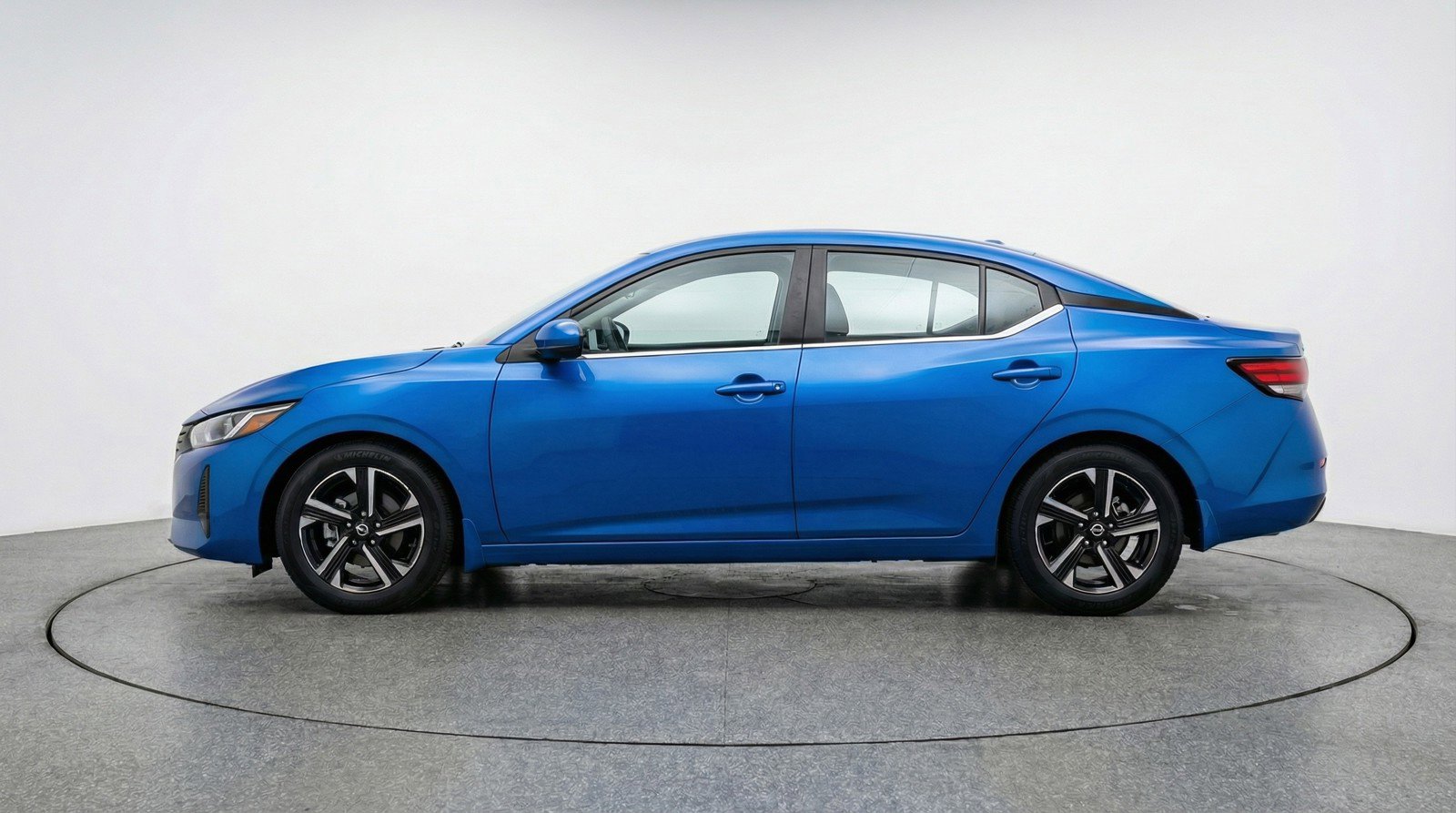 Used 2025 Nissan Sentra SV FWD image 5
