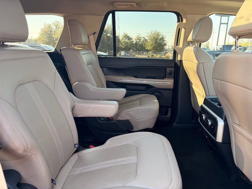 Used 2024 Ford Expedition Limited image 14