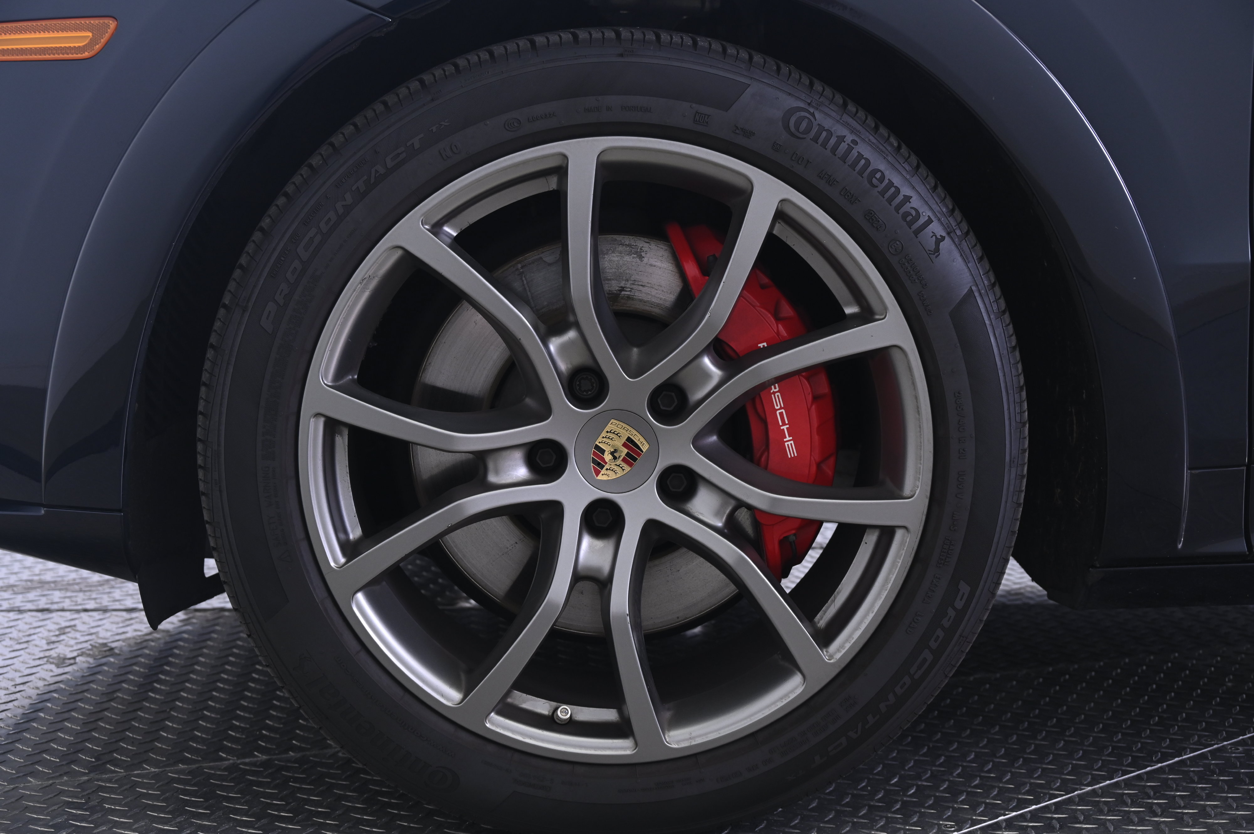 Certified 2023 Porsche Cayenne GTS AWD/4WD image 11