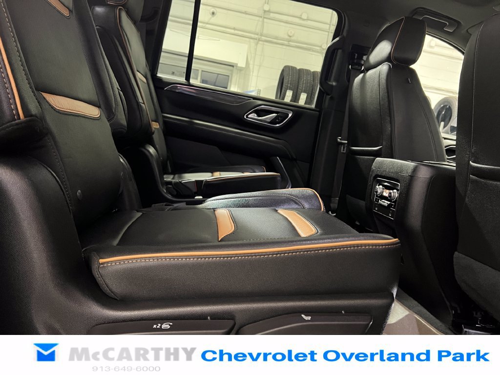Used 2022 GMC Yukon XL AT4 AWD/4WD image 36