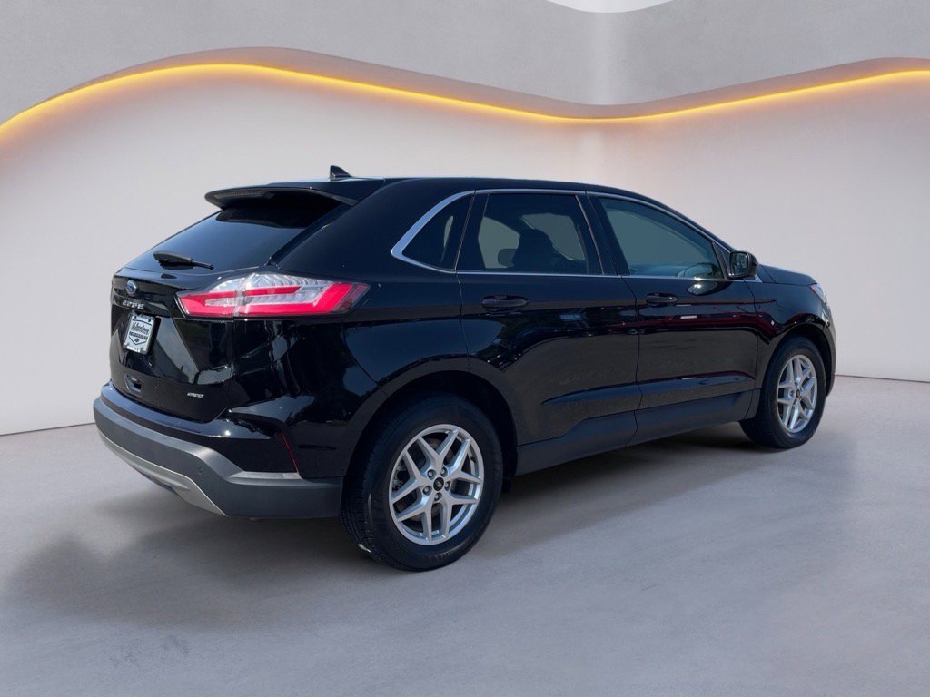 Used 2024 Ford Edge SEL image 7