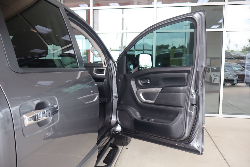 Used 2021 Nissan Titan SV w/ SV Convenience Package AWD/4WD image 37