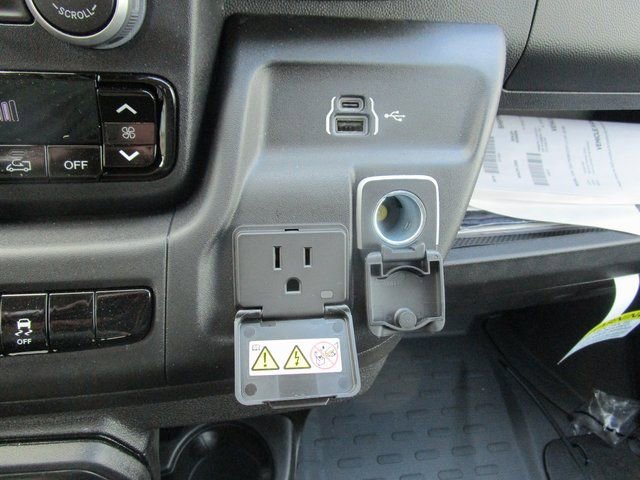 New 2024 RAM ProMaster 1500 w/ Convenience Group image 26