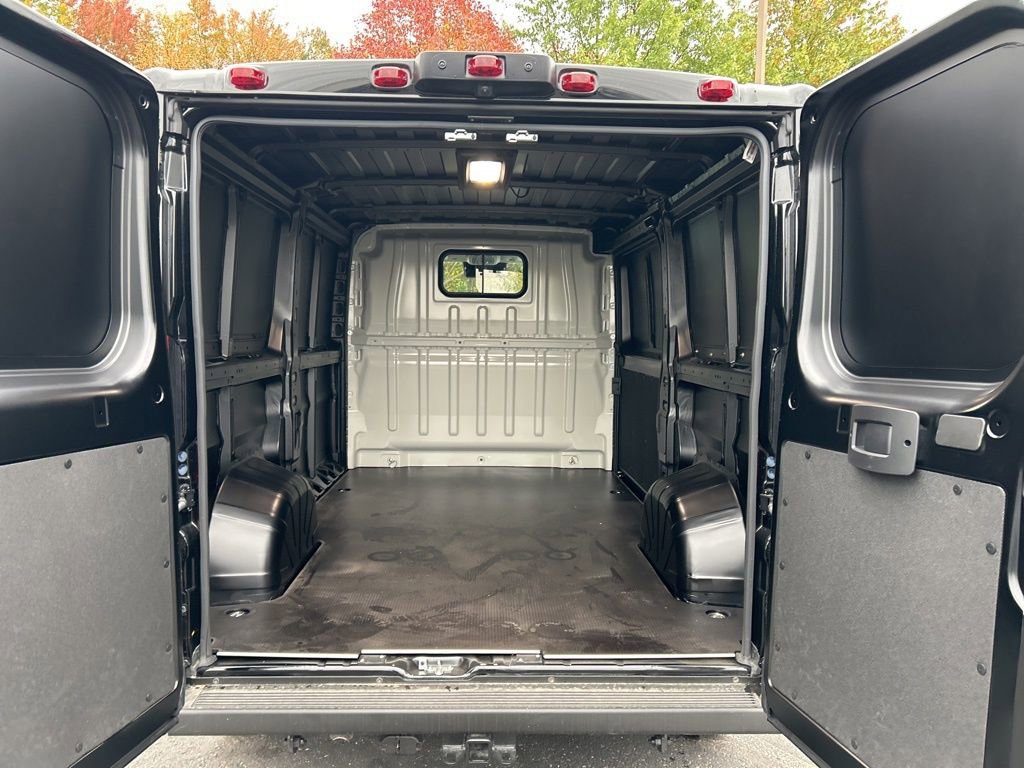 New 2026 RAM ProMaster 2500 w/ Convenience Group FWD image 31