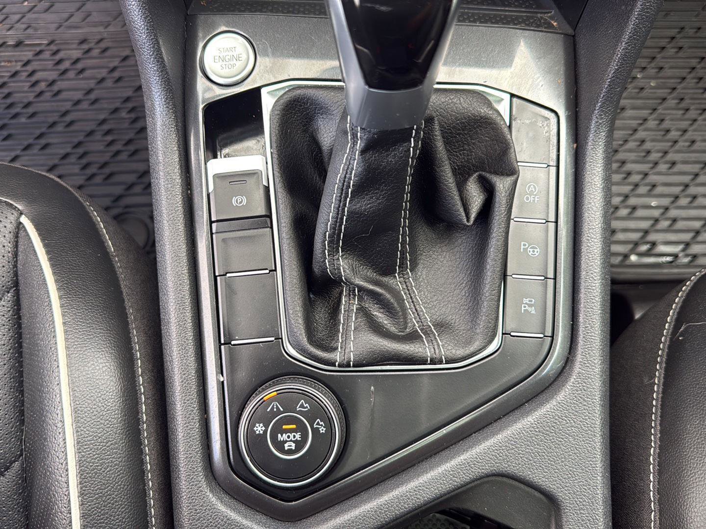 Used 2024 Volkswagen Tiguan SEL R-Line w/ MDO Package, Two-Row image 20