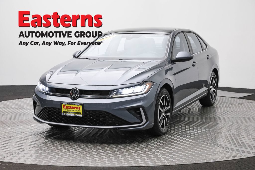 Used 2025 Volkswagen Jetta SE FWD image 1