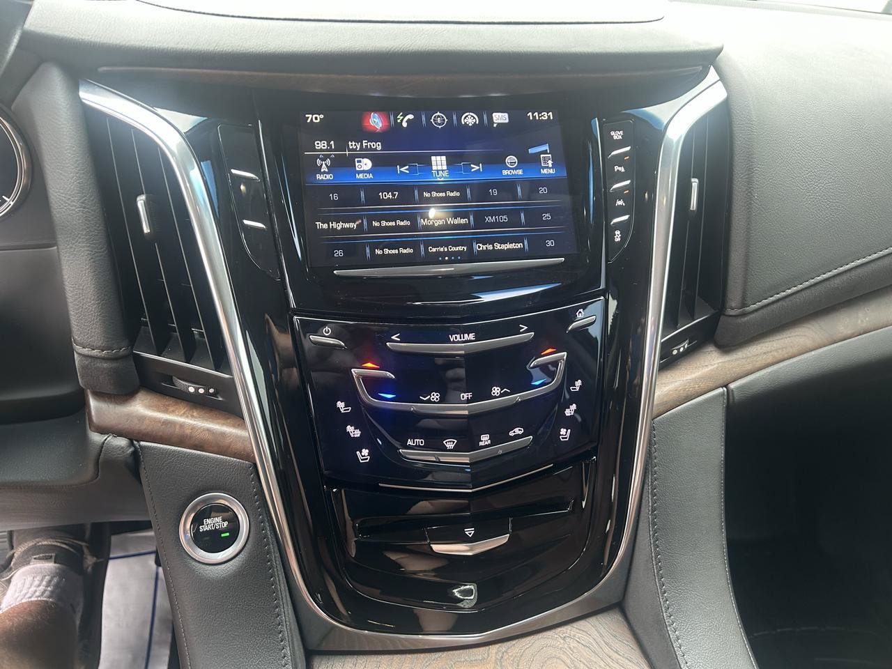 Used 2016 Cadillac Escalade Luxury AWD/4WD image 21