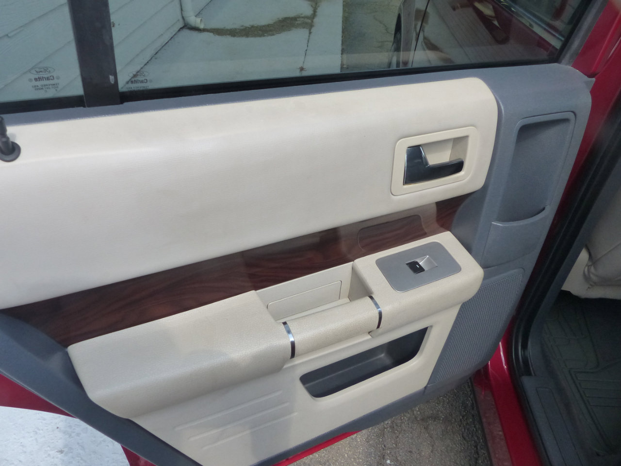 Used 2009 Ford Flex SEL image 12