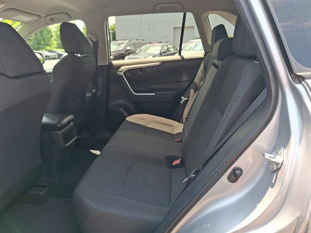 Used 2019 Toyota RAV4 LE w/ Carpet Mat Package AWD/4WD image 10