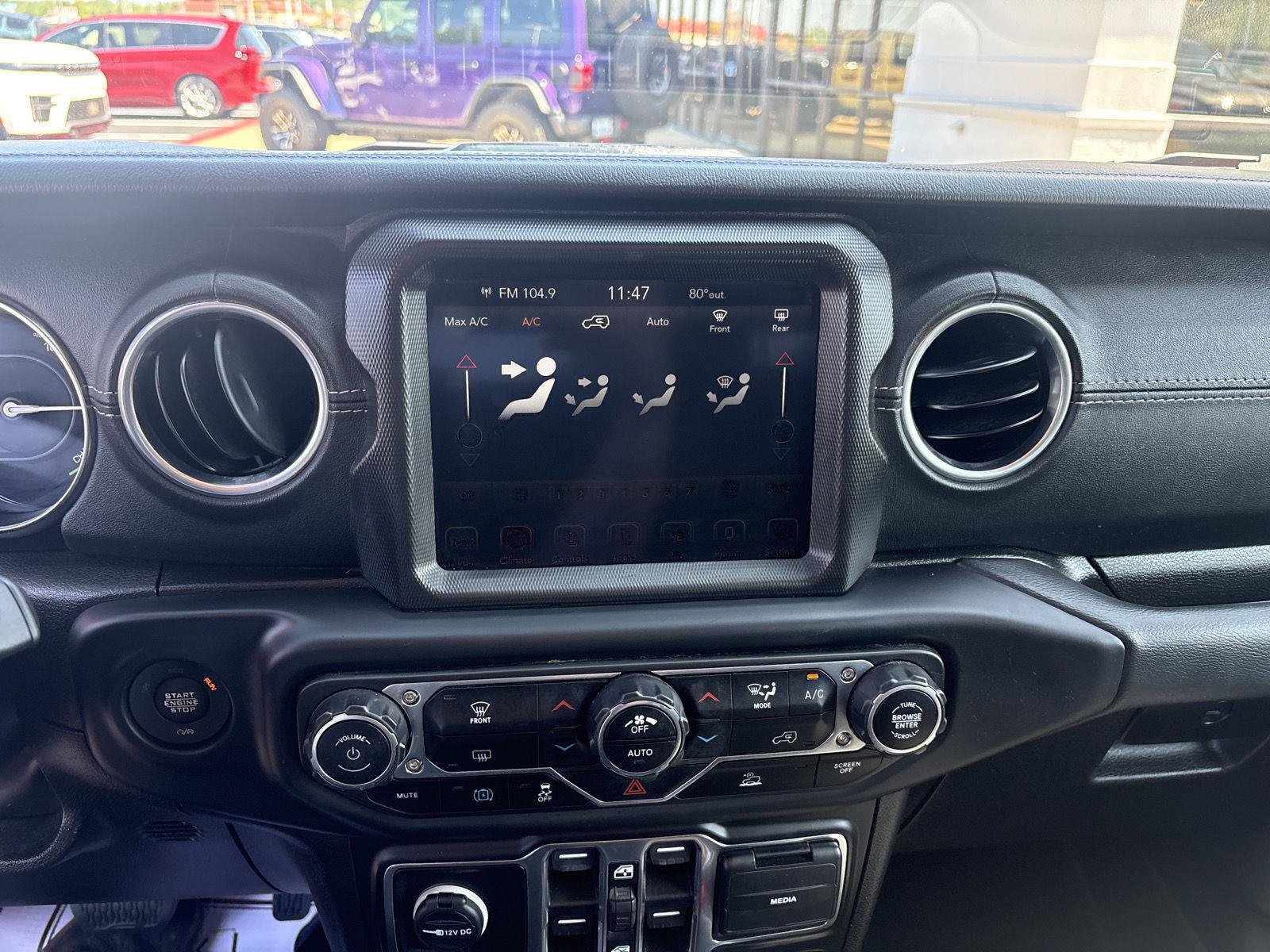 Used 2022 Jeep Wrangler Unlimited Sahara AWD/4WD image 20