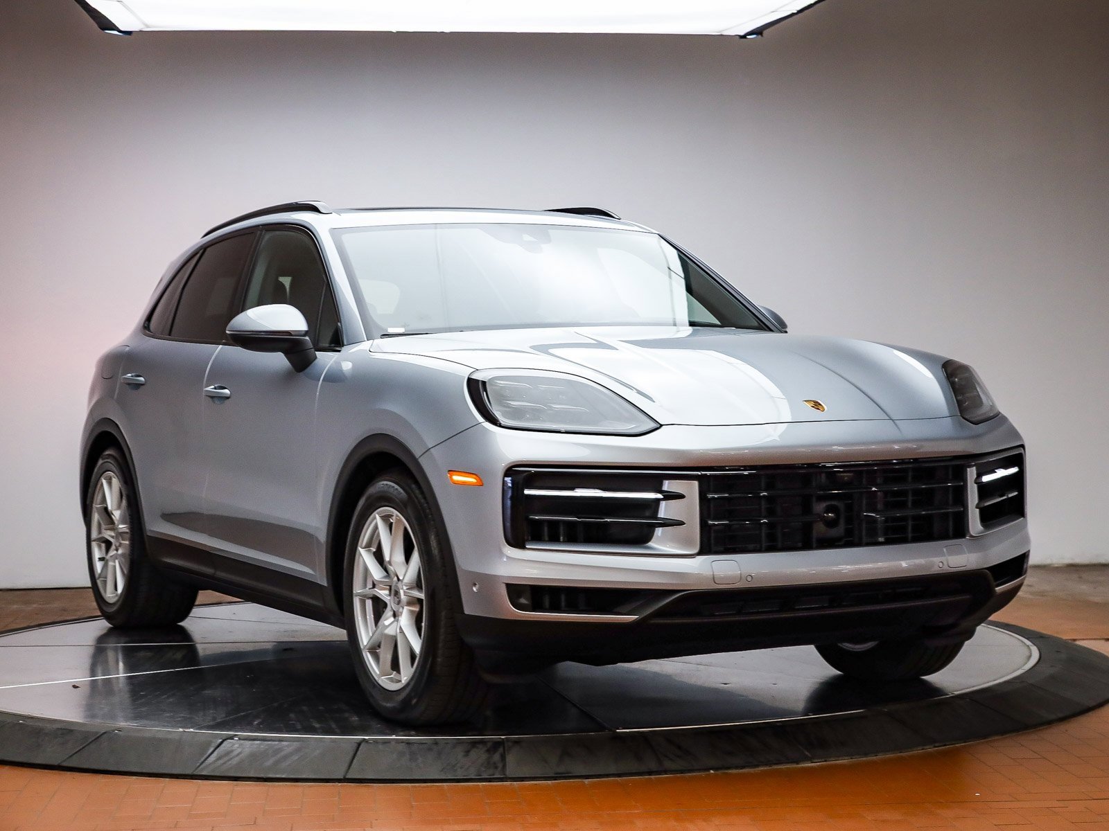 Used 2025 Porsche Cayenne image 14