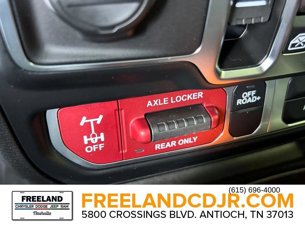 New 2025 Jeep Gladiator Mojave w/ Convenience Group AWD/4WD image 18