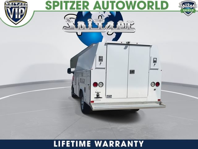 New 2027 Ford E-350 and Econoline 350 Super Duty w/ Interior Upgrade Package RWD image 8