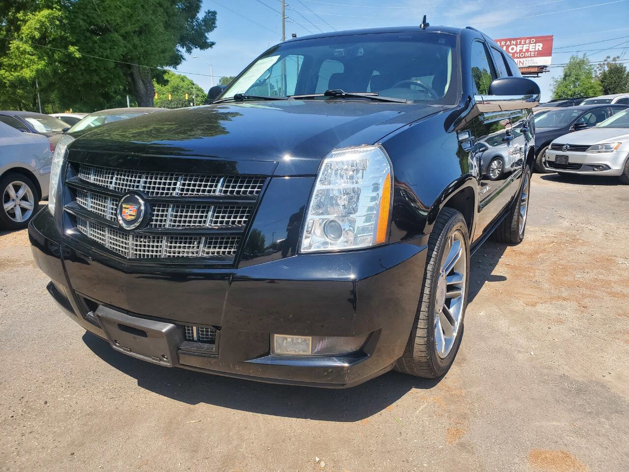 Used 2014 Cadillac Escalade Premium image 3