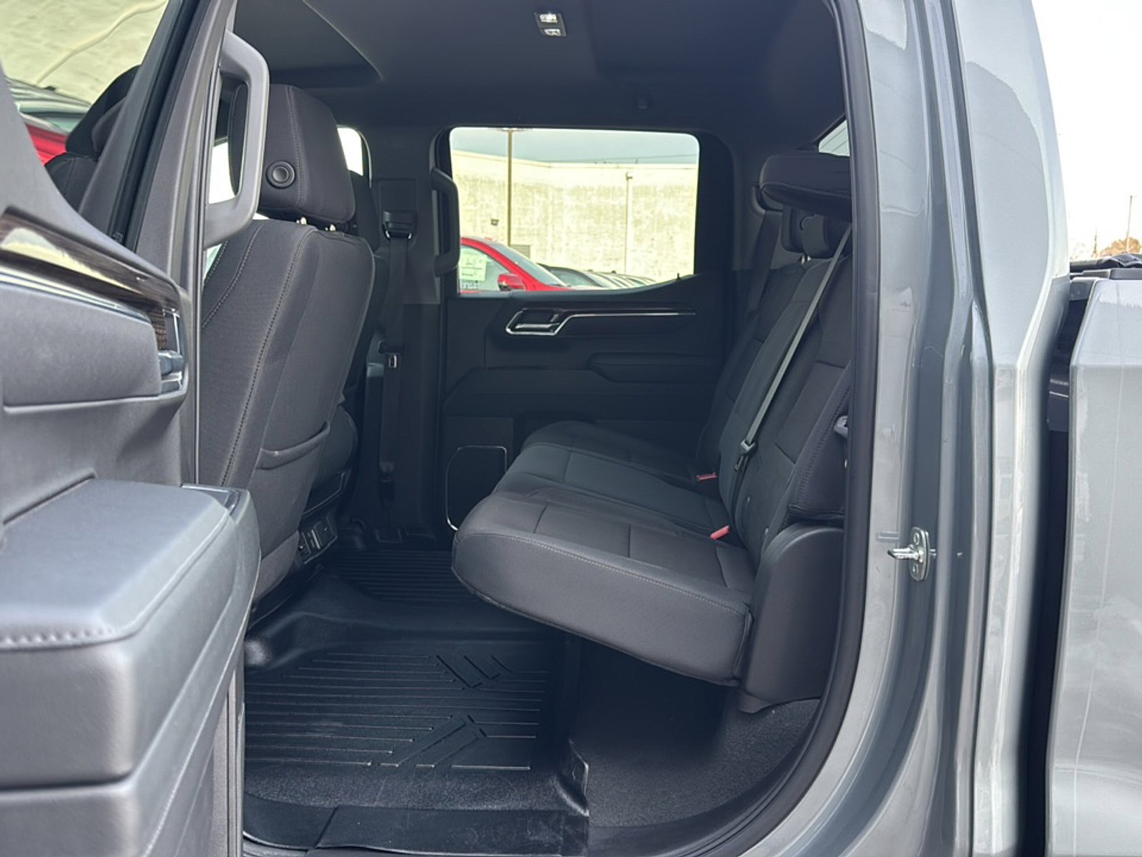Used 2025 Chevrolet Silverado 1500 LT image 17