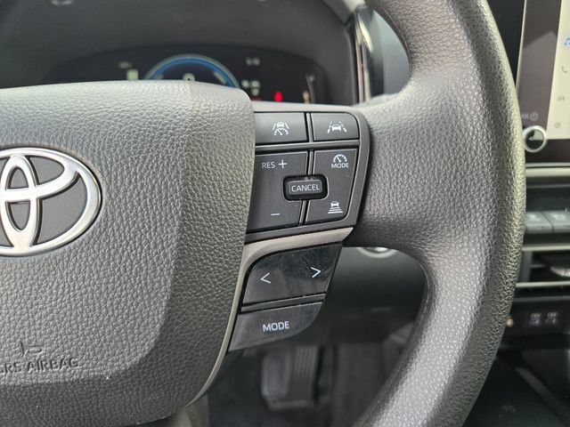 Used 2025 Toyota Camry LE FWD image 21