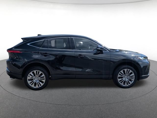 Used 2023 Toyota Venza XLE AWD/4WD image 6