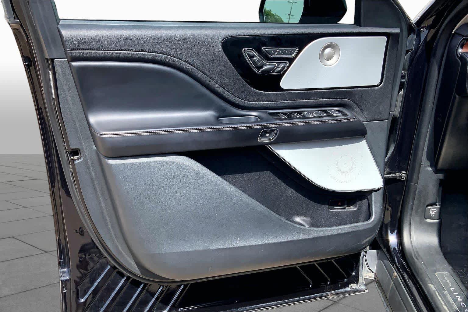 Used 2021 Lincoln Aviator Reserve w/ Equipment Group 210A AWD/4WD image 22