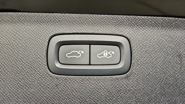Certified 2023 Volvo XC90 B5 Plus w/ Protection Package Premier AWD/4WD image 45