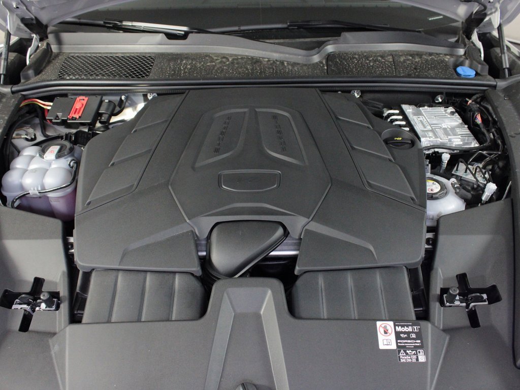 Used 2025 Porsche Cayenne E-Hybrid image 40