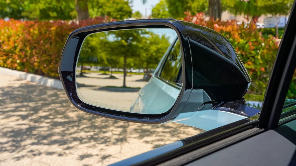 Used 2025 Cadillac Lyriq Sport image 20